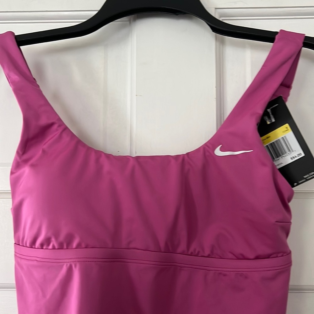 NWT NIKE BATHING SUIT TOP WITH ADJUSTABLE STRAPS